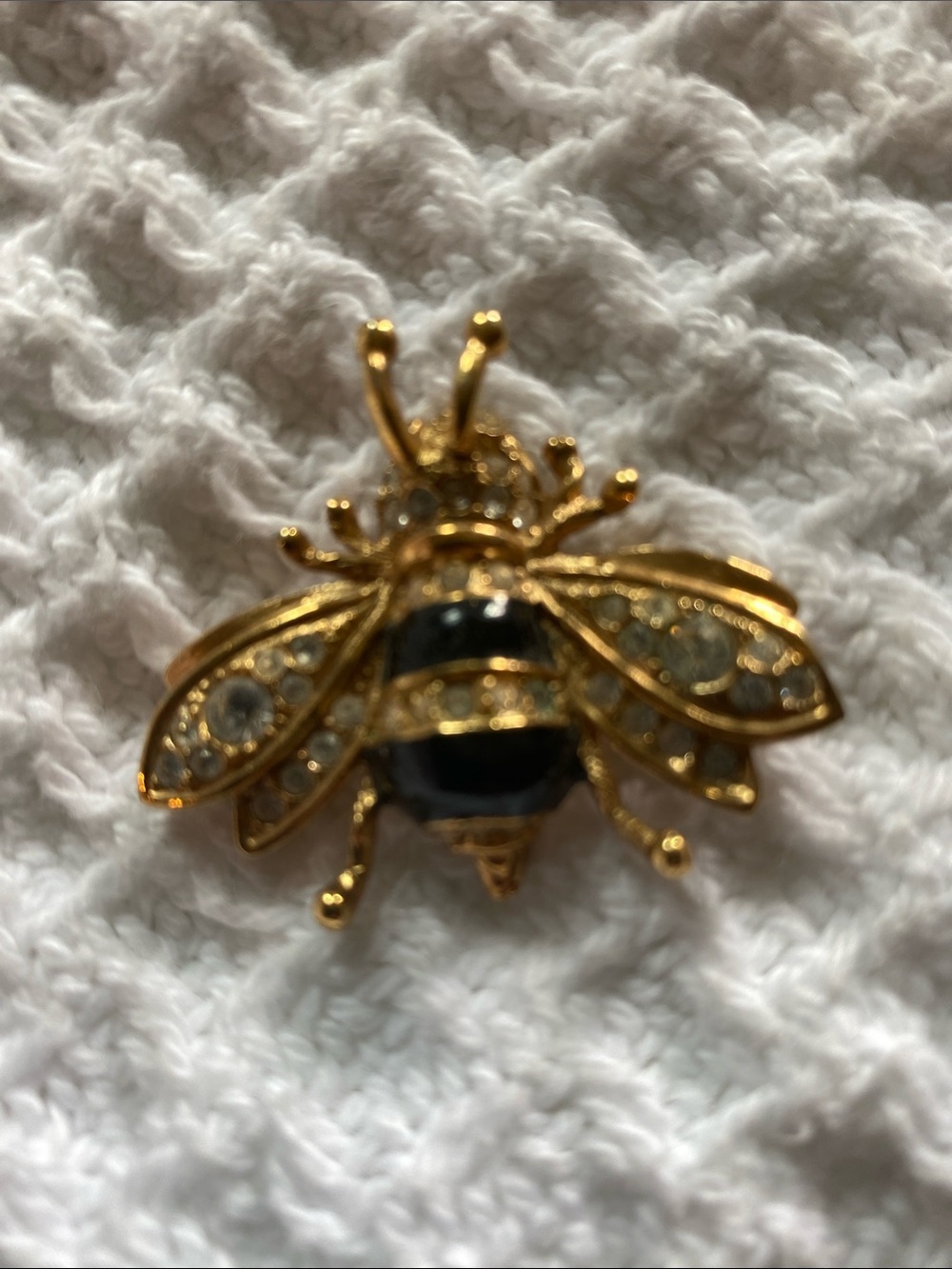 Bee brooch